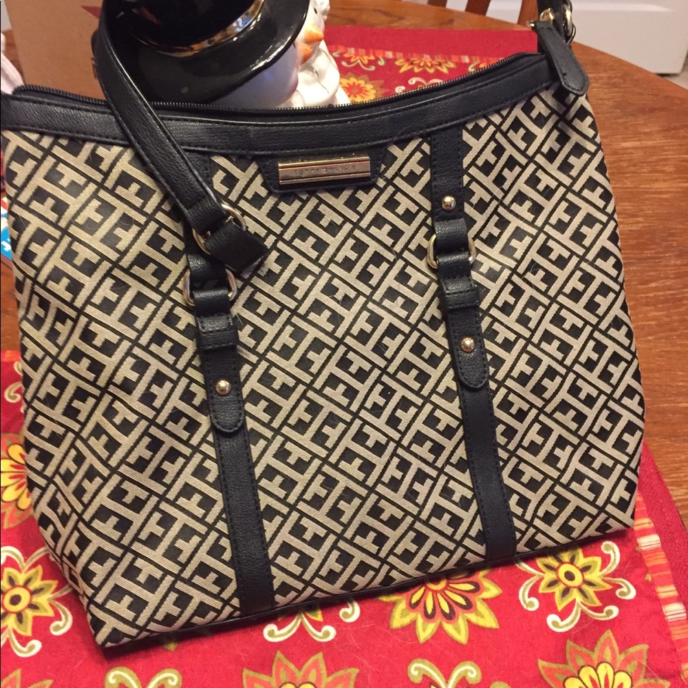 Tommy Hilfiger shoulder bag